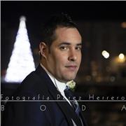 Soy un chico Joven, con una niña a la que ayudo con sus deberes y tareas diarias. Estoy encantado de poder dar clase a mas niños